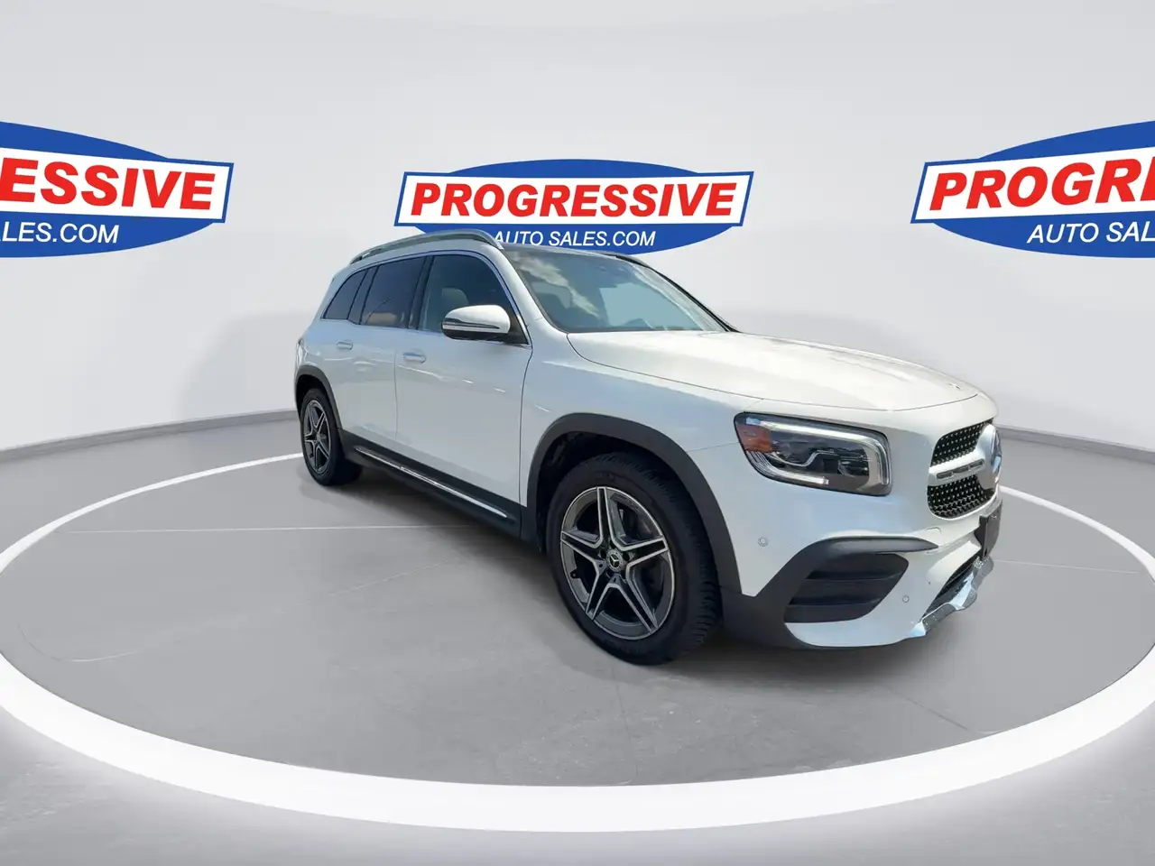 Mercedes-Benz GLB снимка Mercedes-Benz GLB