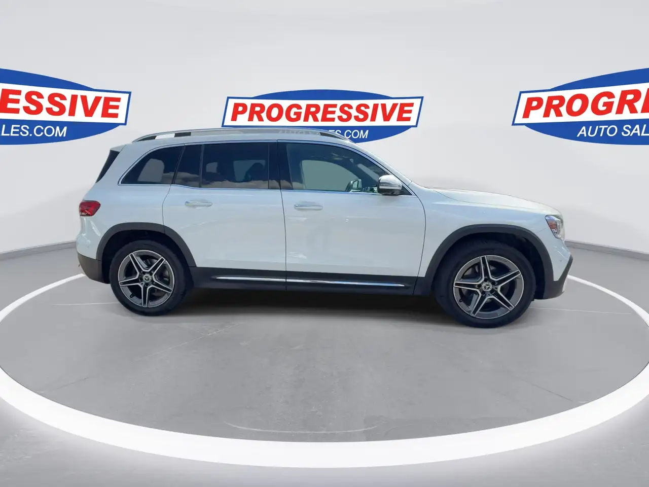 Mercedes-Benz GLB снимка Mercedes-Benz GLB