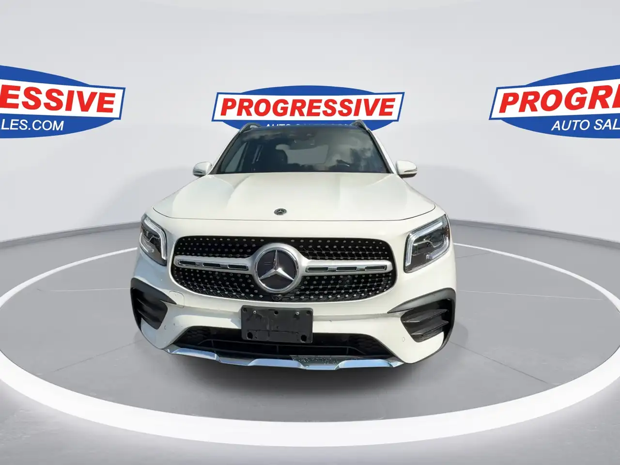 Mercedes-Benz GLB снимка Mercedes-Benz GLB