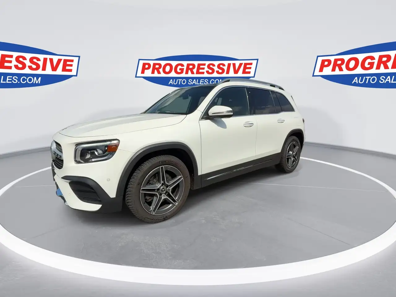Mercedes-Benz GLB снимка Mercedes-Benz GLB