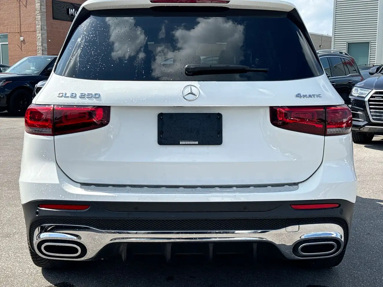 Mercedes-Benz GLB снимка Mercedes-Benz GLB