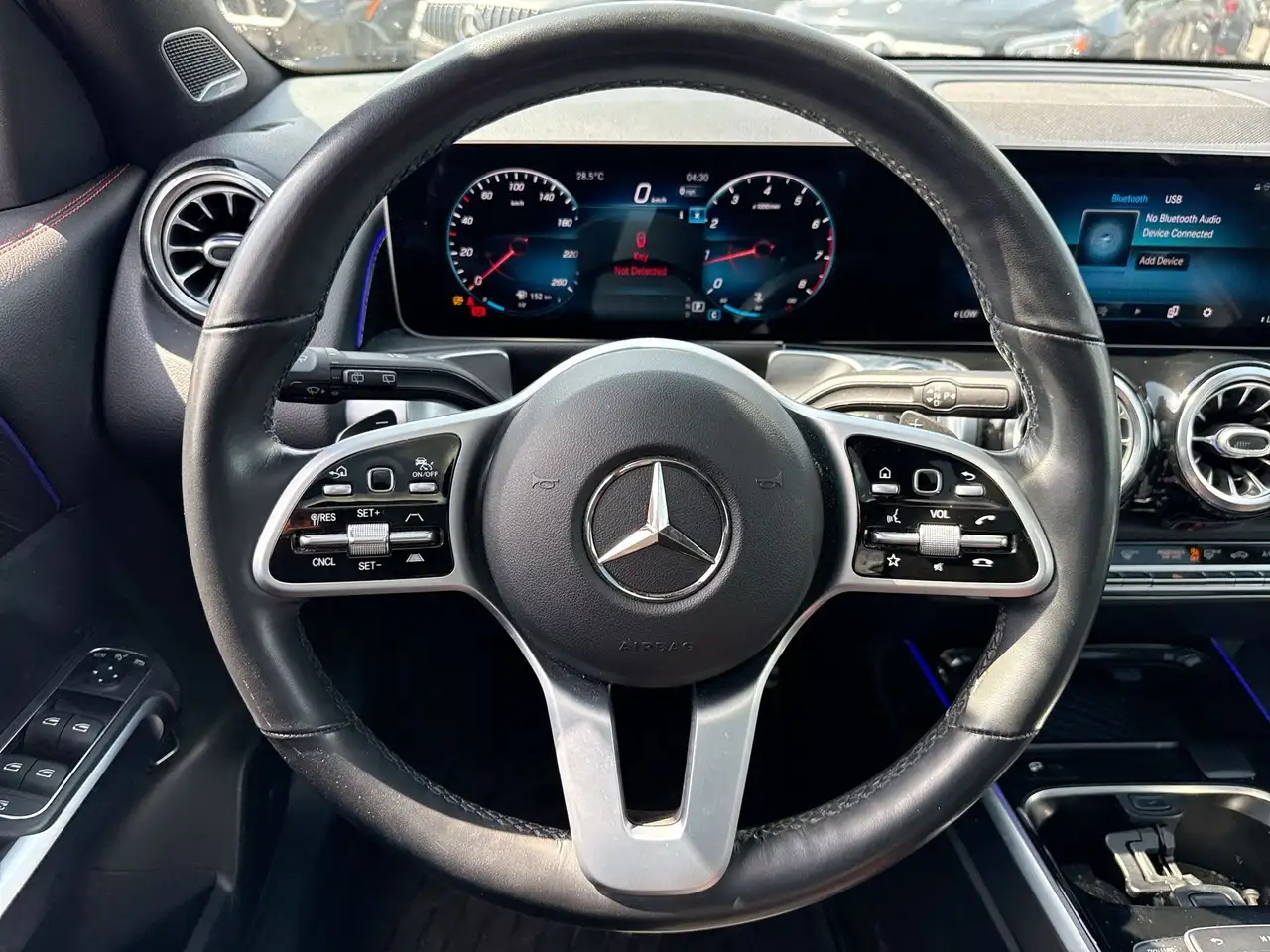 Mercedes-Benz GLB снимка Mercedes-Benz GLB