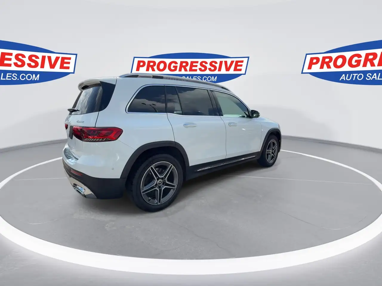 Mercedes-Benz GLB снимка Mercedes-Benz GLB