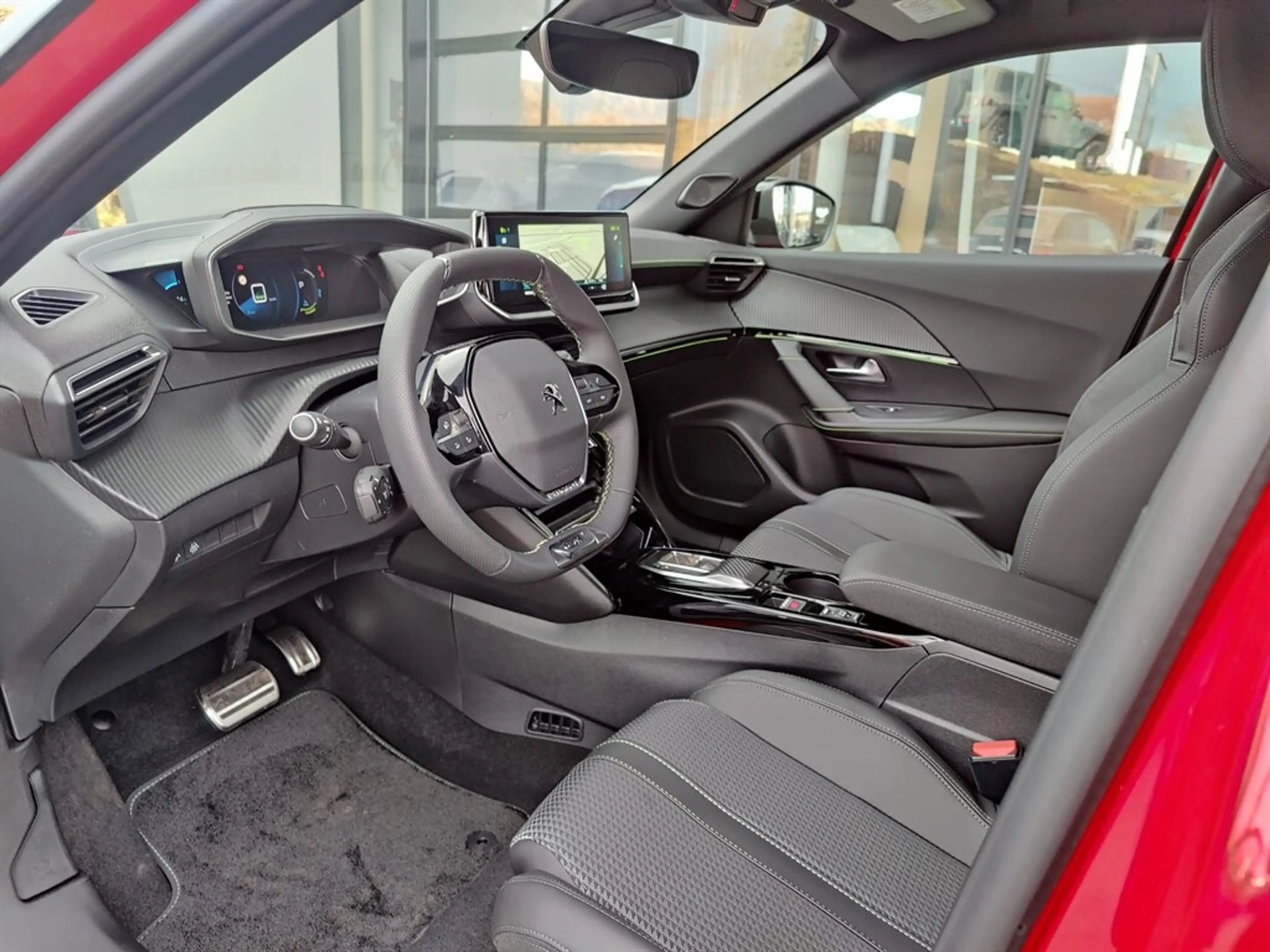 Peugeot e-2008 50kWh GT — photo 5