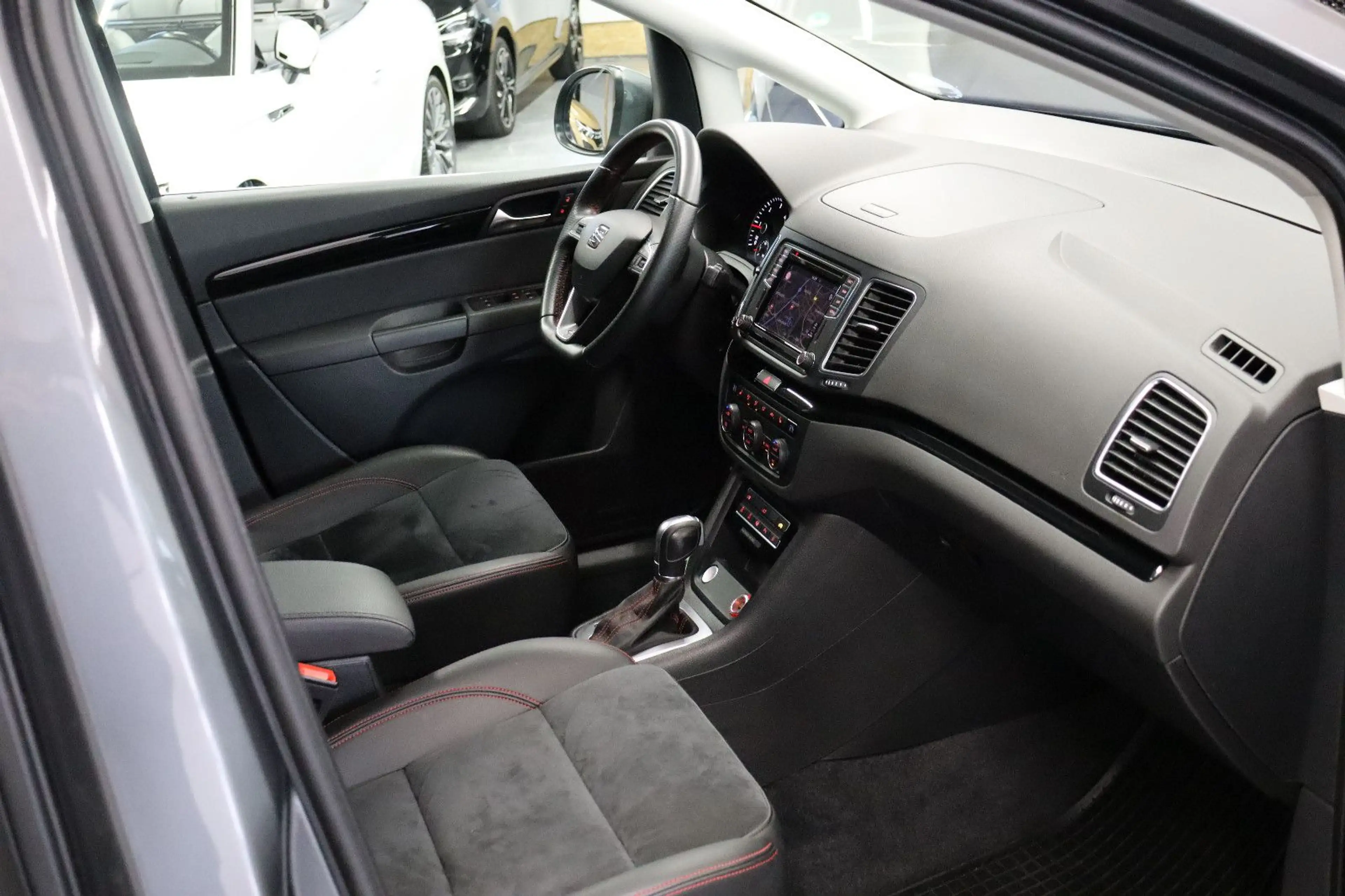 SEAT Alhambra 2.0 TDI FR-Line DSG Standh. 7-Sitzer — photo 11