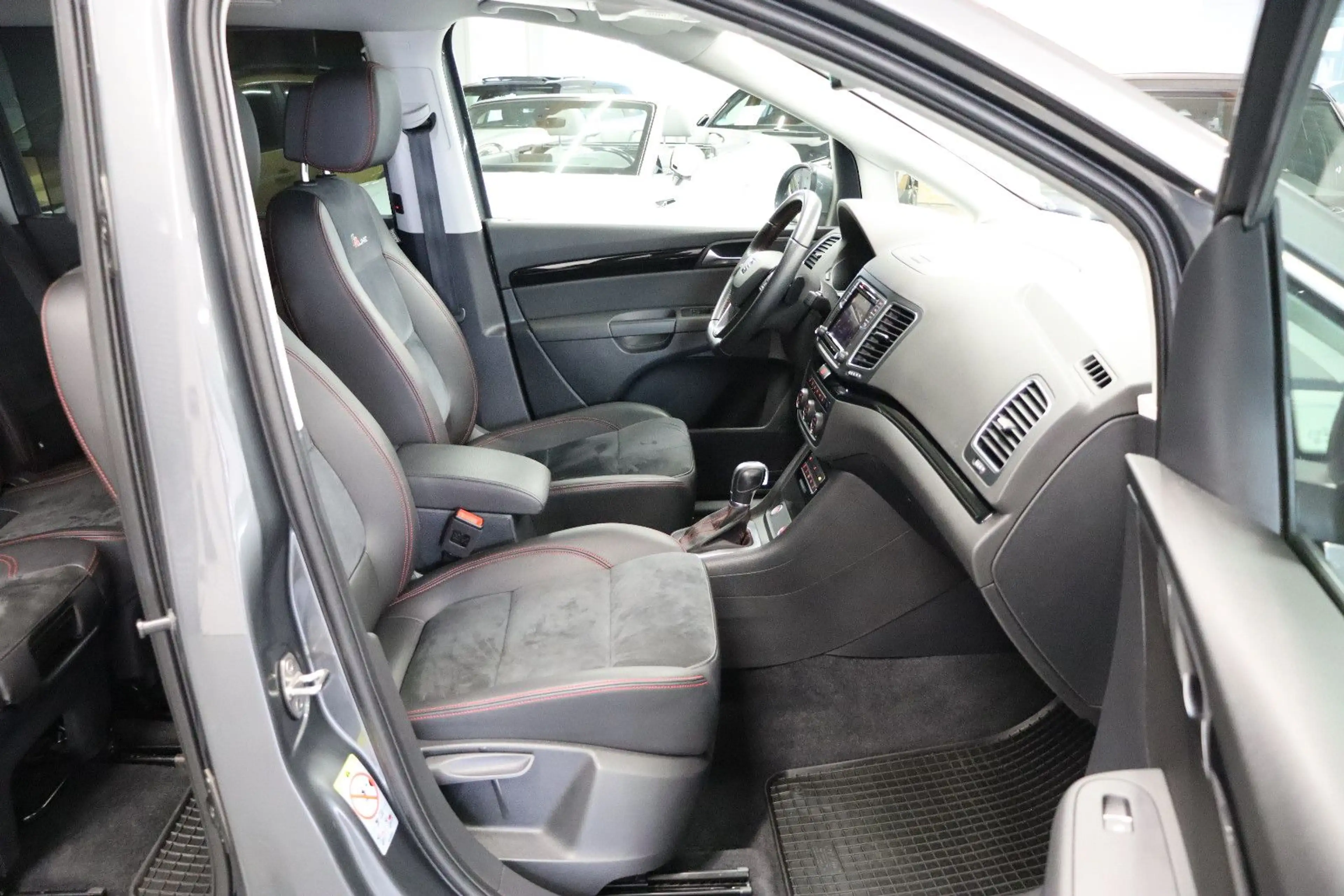 SEAT Alhambra 2.0 TDI FR-Line DSG Standh. 7-Sitzer — photo 10