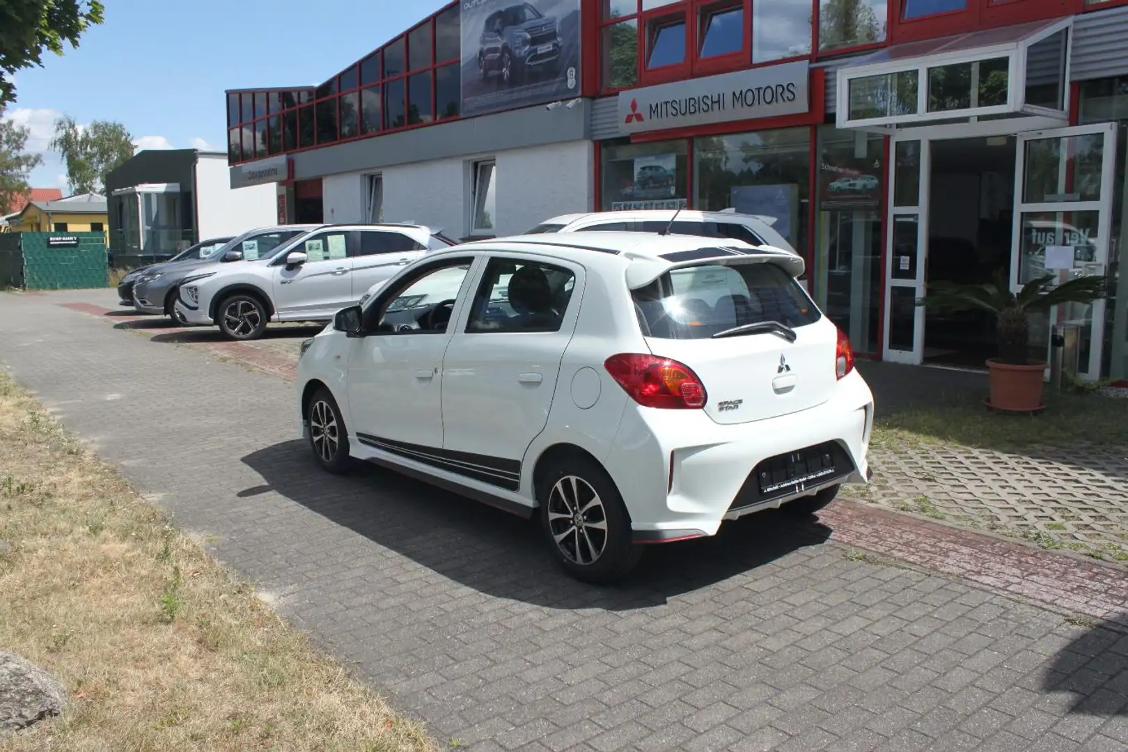 Mitsubishi Space Star Select Sport 1.2 5-Gang Weiß - 2