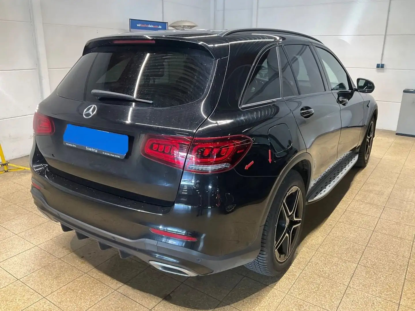 Mercedes-Benz GLC 200 GLC 200 4Matic 9G-TRONIC AMG Line Чёрный - 1