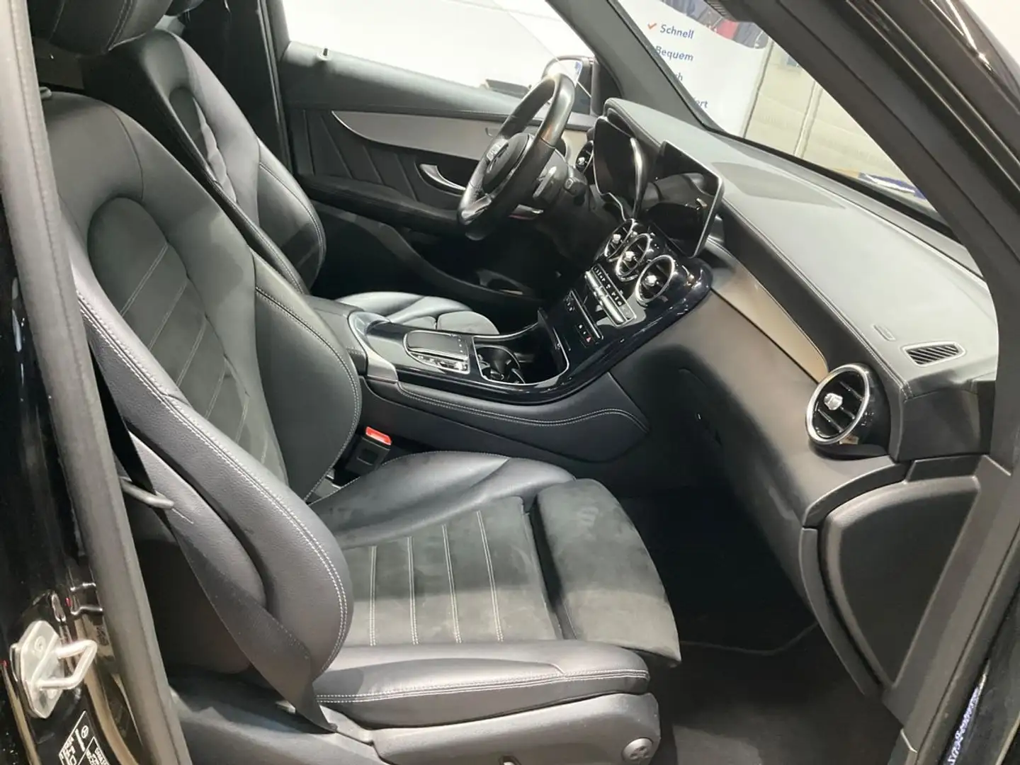 Mercedes-Benz GLC 200 GLC 200 4Matic 9G-TRONIC AMG Line Чёрный - 2