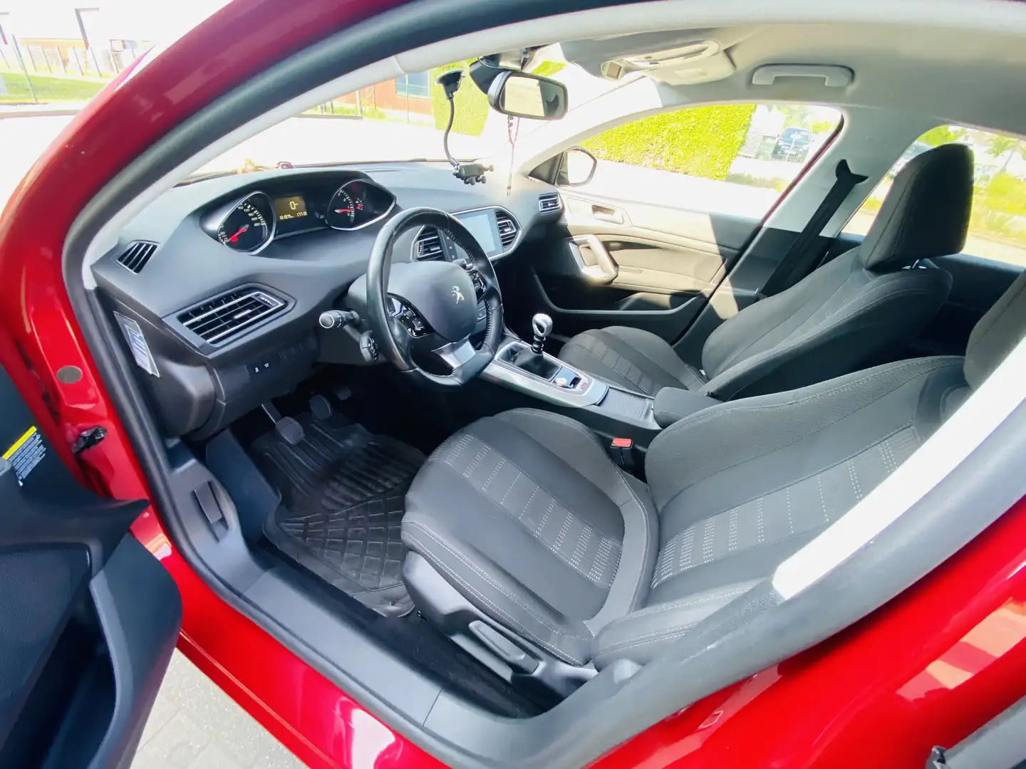 Peugeot 308 PureTech 130 Stop & Start Allure stt Rouge - 2