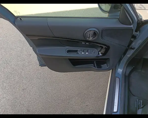Mini Countryman view 13