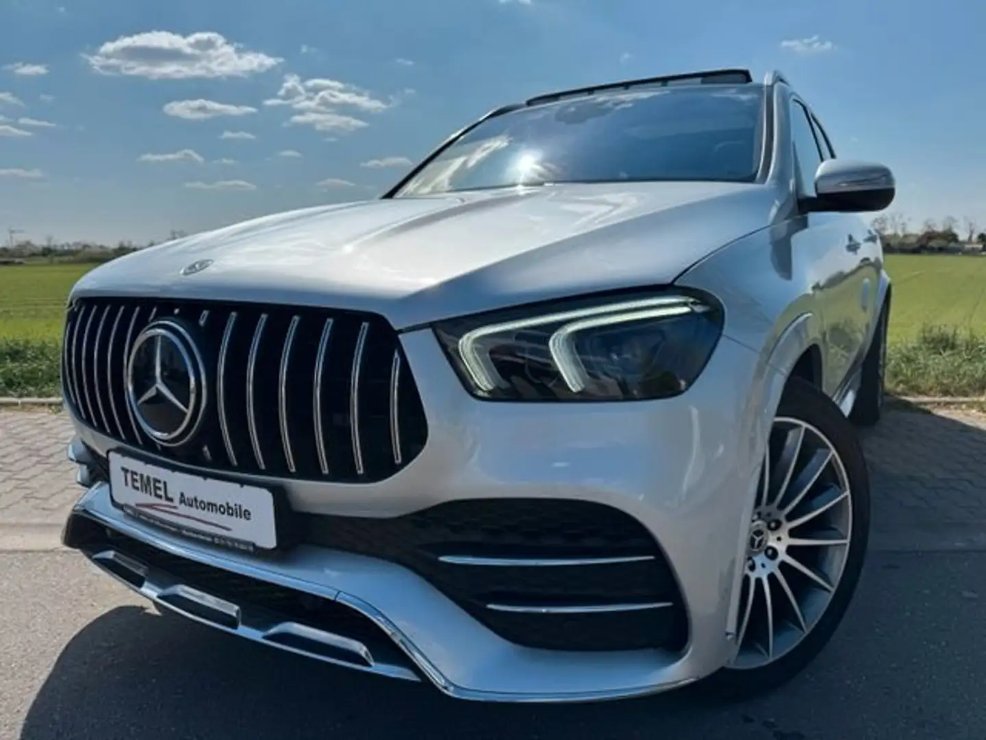 Mercedes-Benz GLE 350 GLE 350 de 4Matic*2xAMG*PANO*MBUX*AHK*KEYL*STHZG Silber - 1