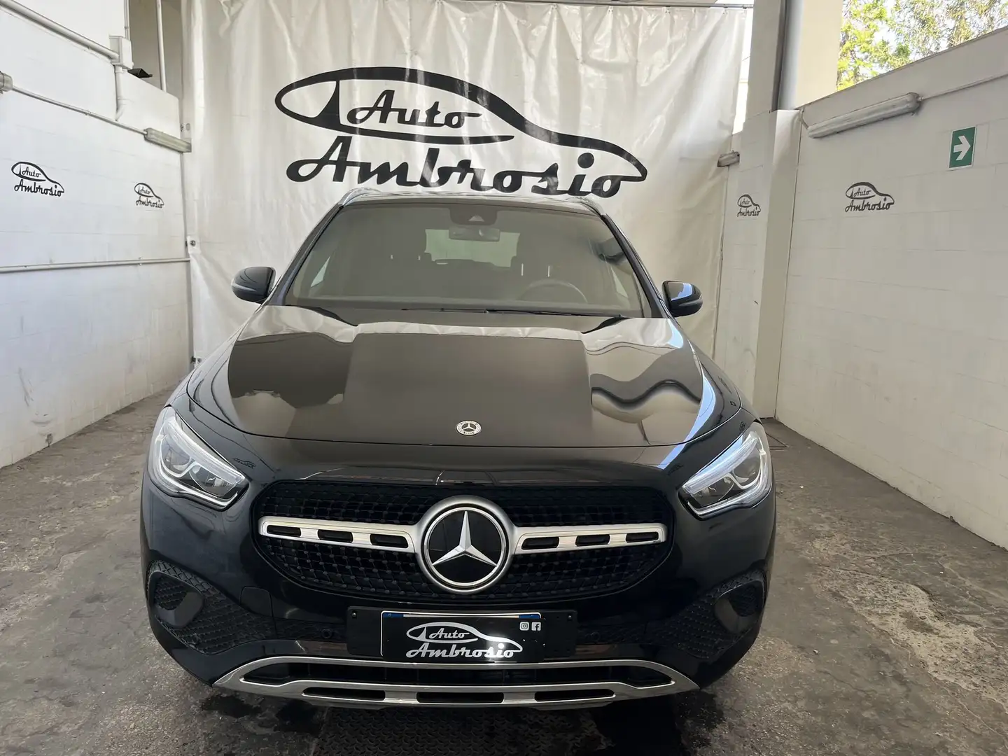 Mercedes-Benz GLA 180 GLA 180 d Automatic Executive TUA DA 389,00 EURO Schwarz - 2