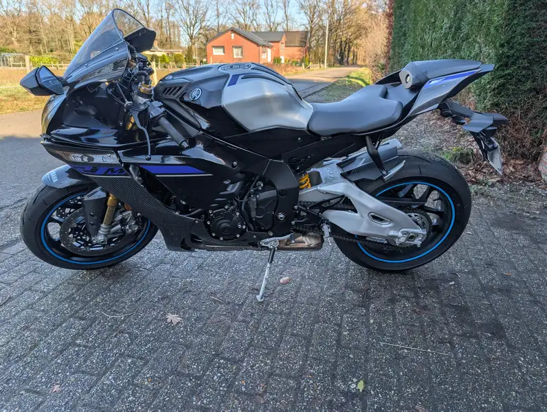 Yamaha YZF-R1 - foto 3
