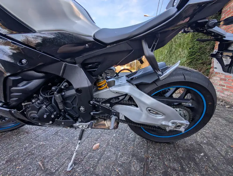 Yamaha YZF-R1 - foto 8