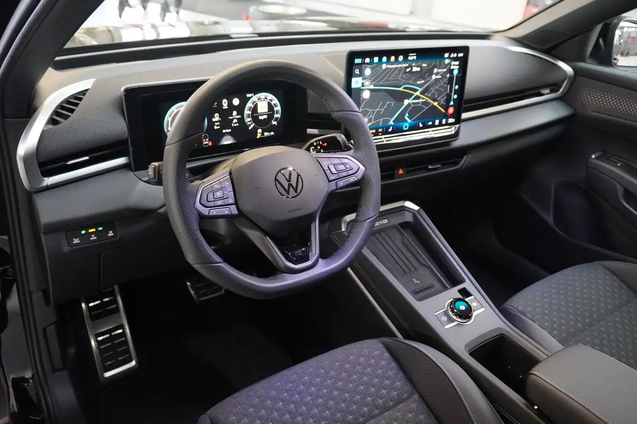 Volkswagen T-Roc R-Line 1.5 TSI DSG*NEW*HEADUP*360°MATRIX* 10