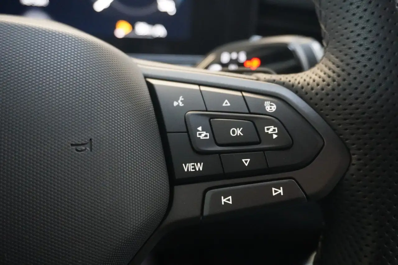 Volkswagen T-Roc R-Line 1.5 TSI DSG*NEW*HEADUP*360°MATRIX* 17