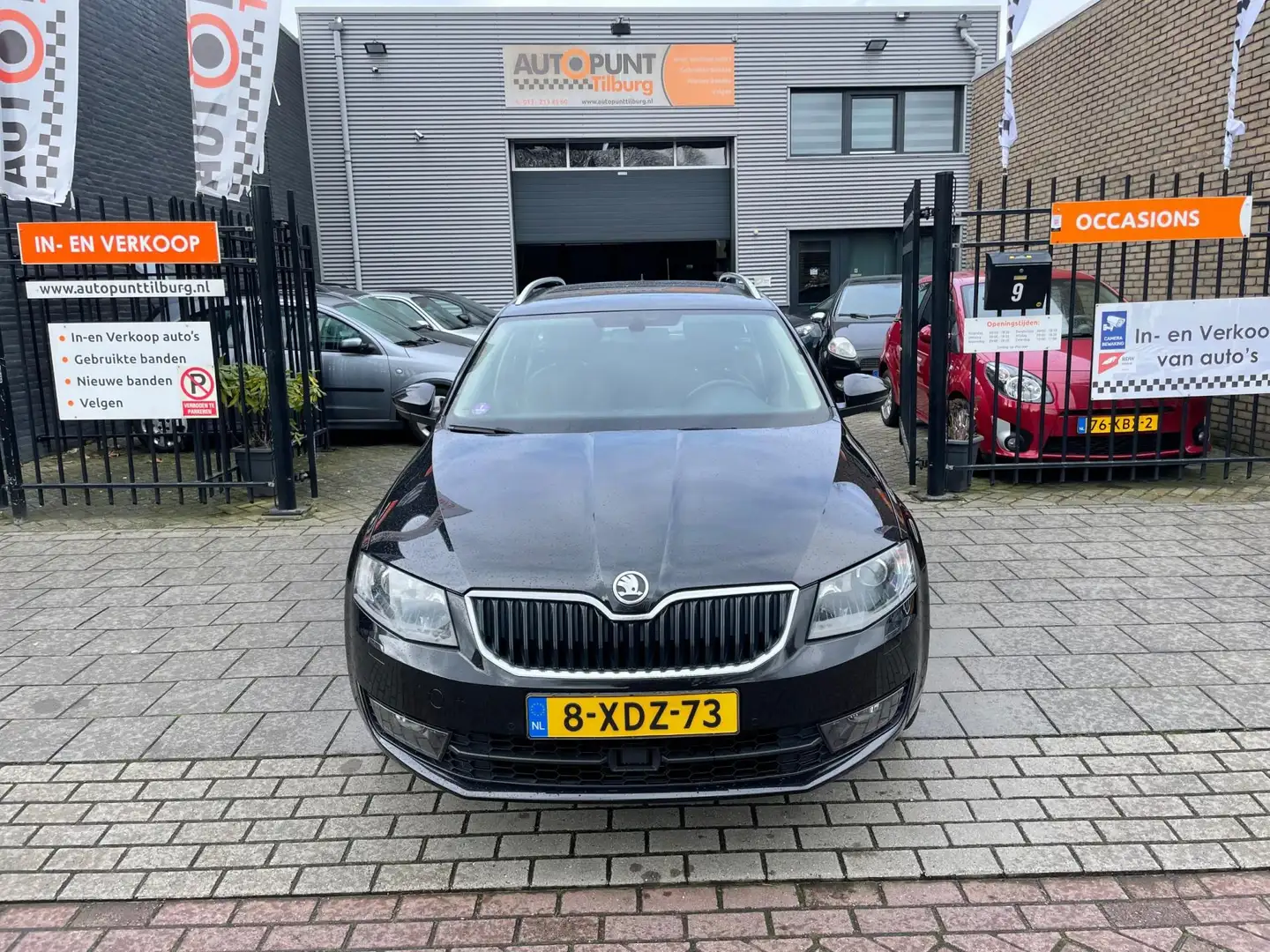 Skoda Octavia Combi 1.4 TSI Greentech Elegance Businessline 2e E Zwart - 2