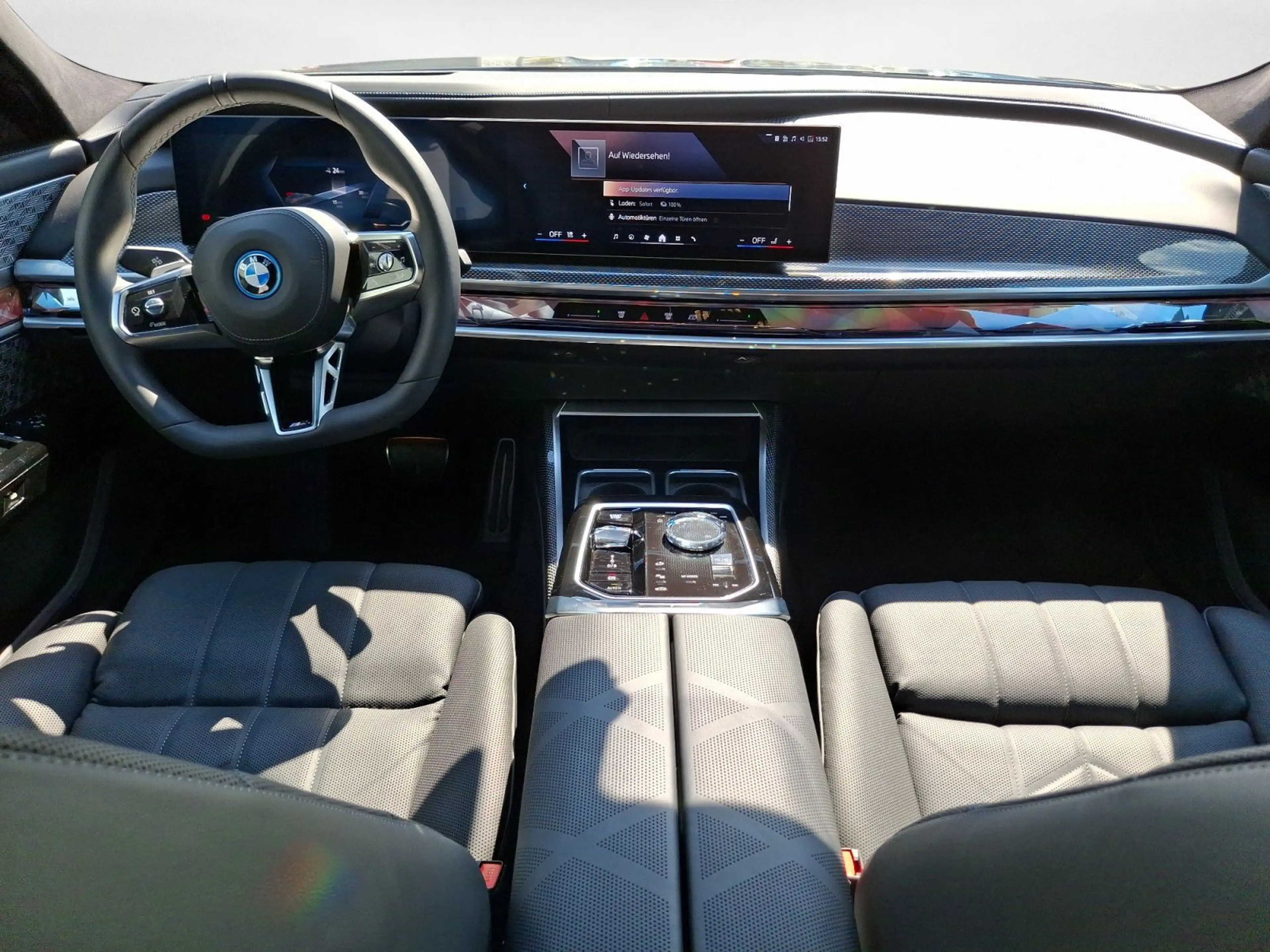 BMW i7 xDrive60 Navi Leder Tempom.aktiv Panoramadach — photo 8