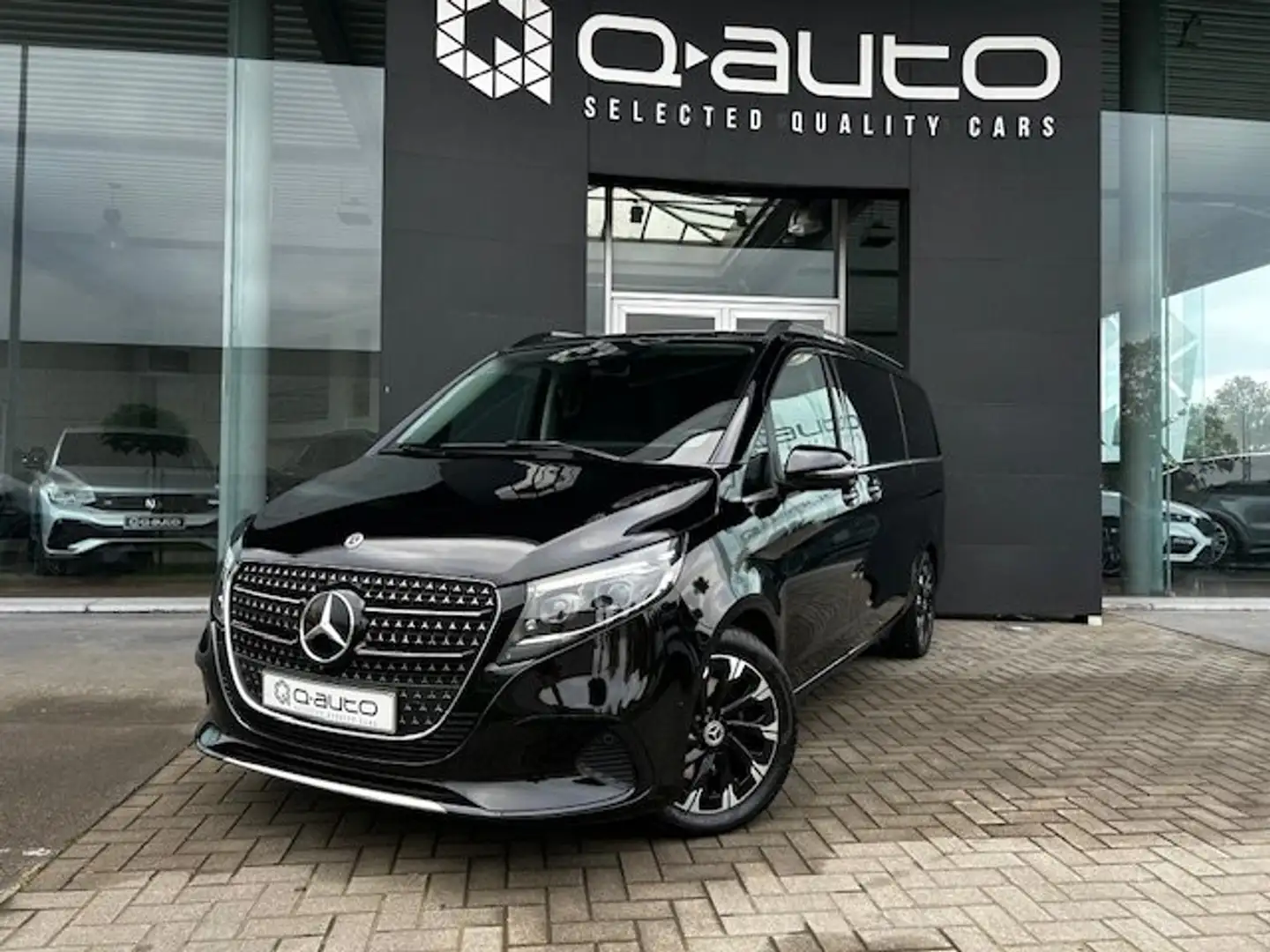Mercedes-Benz V 300 d L2 Avantgarde / 360 Cam / Distr / Trekh / Leder Zwart - 1