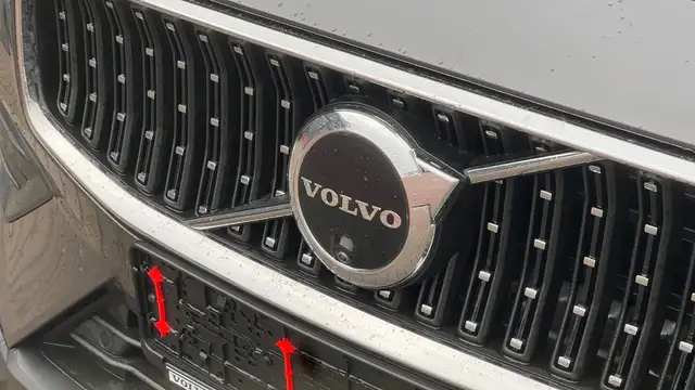 Volvo V60 Cross Country view 12