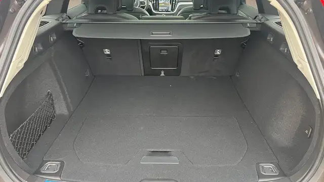 Volvo V60 Cross Country view 14