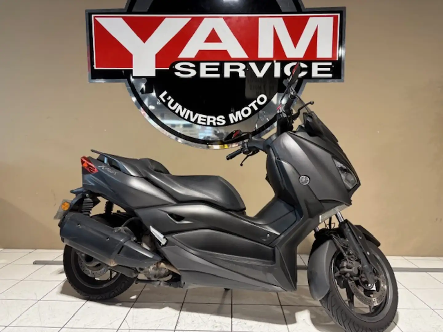Yamaha X-Max 300 Šedá - 1