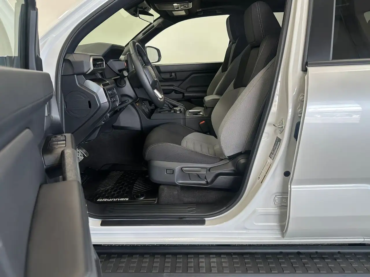 Toyota 4-Runner снимка Toyota 4-Runner