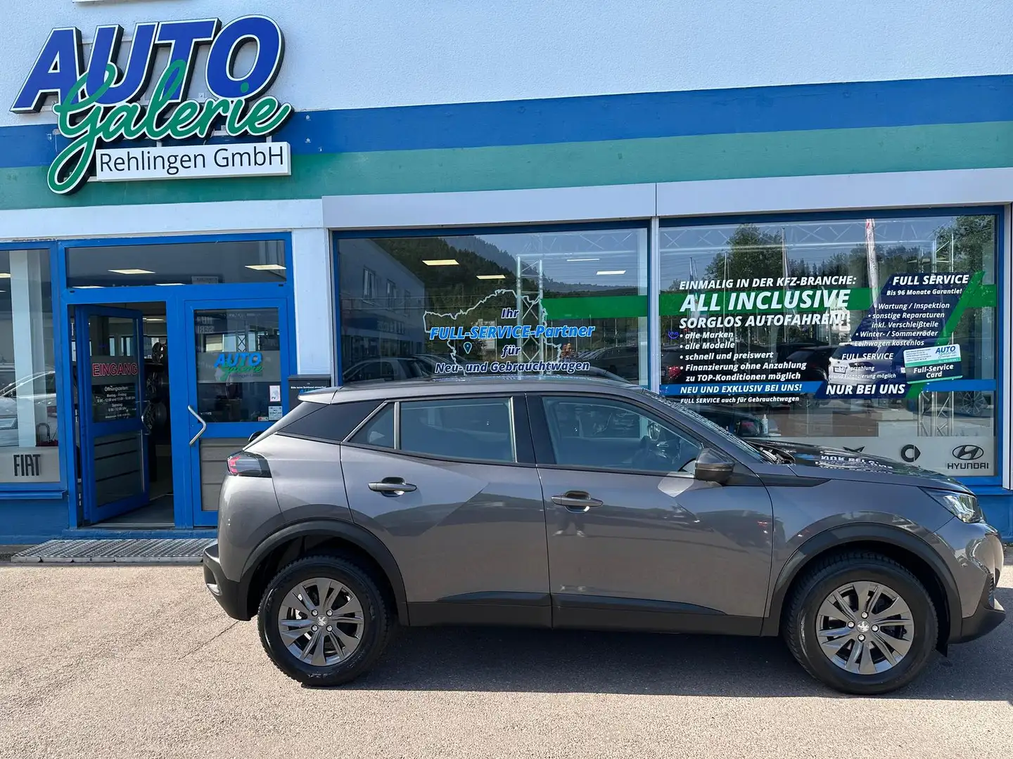 Peugeot 2008 1.2 PureTech Active Pack Grau - 1