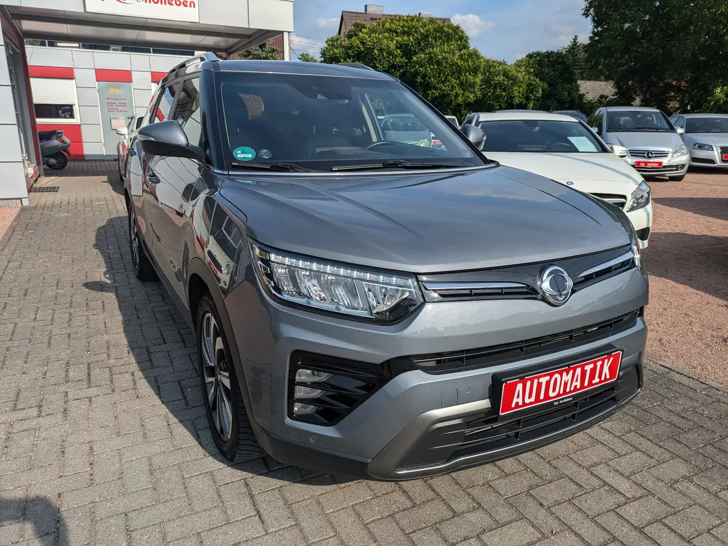 SsangYong Tivoli Grand 1.5 T-GDi 2WD Aut. Sapphire Grau - 1