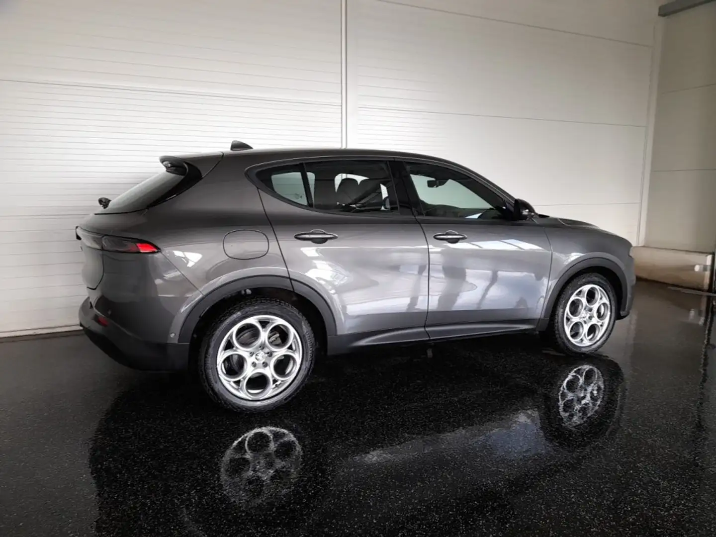 Alfa Romeo Tonale SPRINT Aut. *VOLL LED / NAVI / 360° KAMERA / VIRTUELL / SPORTSITZE & SITZHEIZUNG / TOTWINKELASS. / SOUND SYSTEM* Grau - 2
