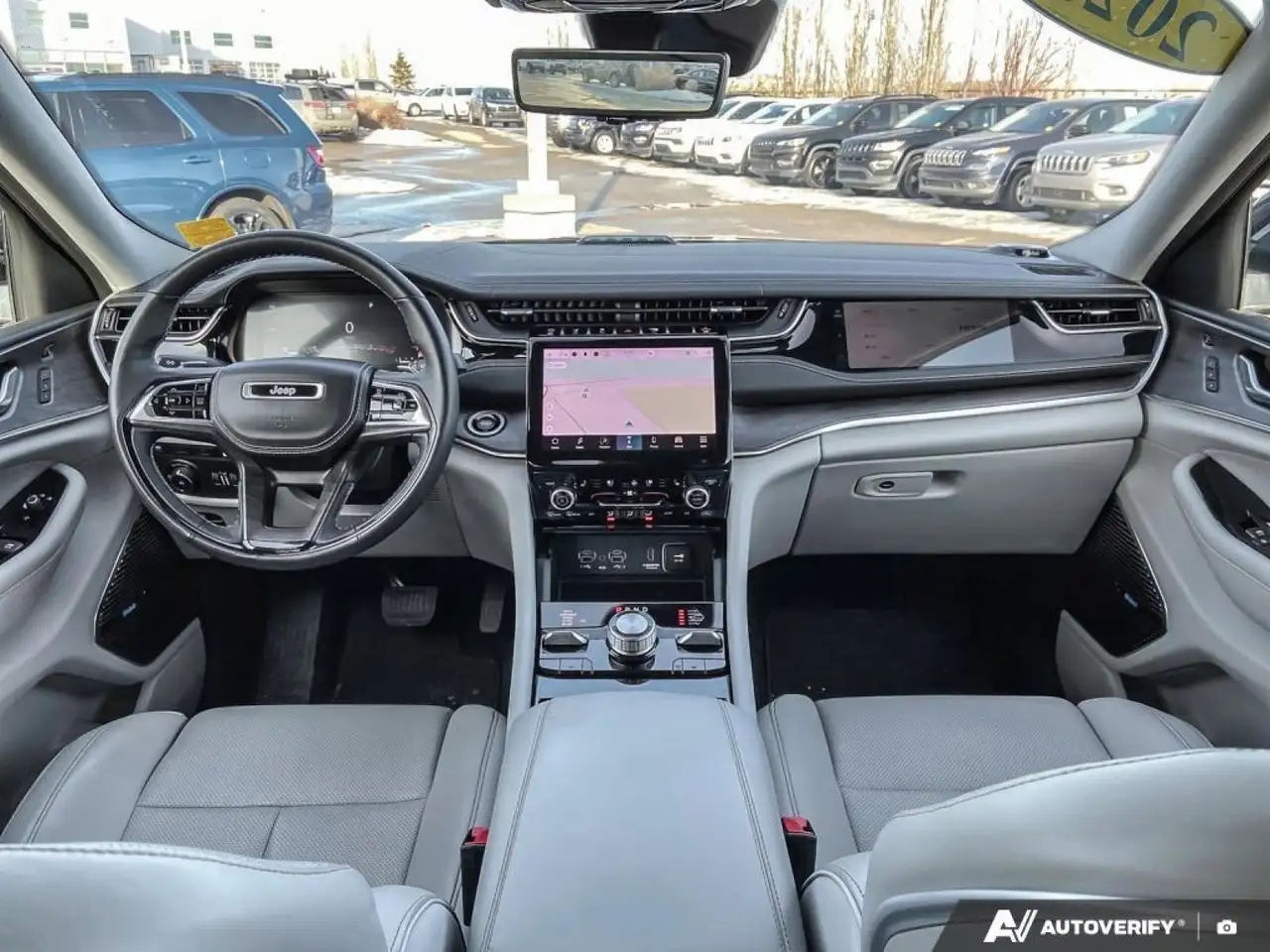 Jeep Grand Cherokee снимка Jeep Grand Cherokee