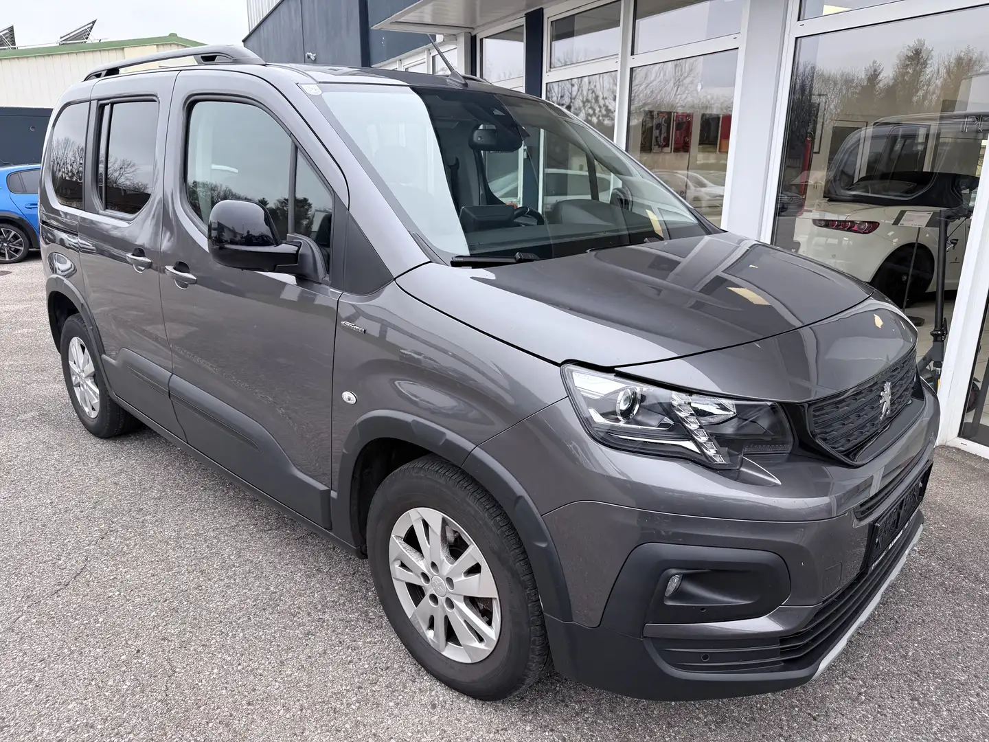 Peugeot Rifter GT Line 1,5 BlueHDI 130 EAT8 Grau - 2