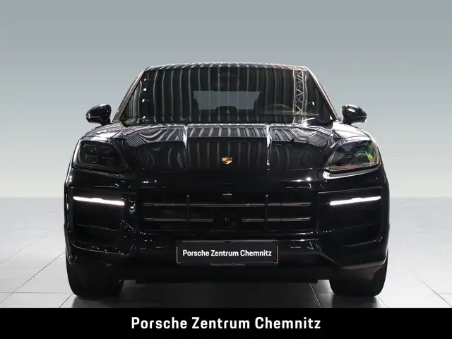 Porsche Cayenne view 4