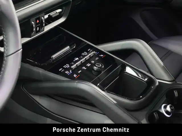 Porsche Cayenne view 14