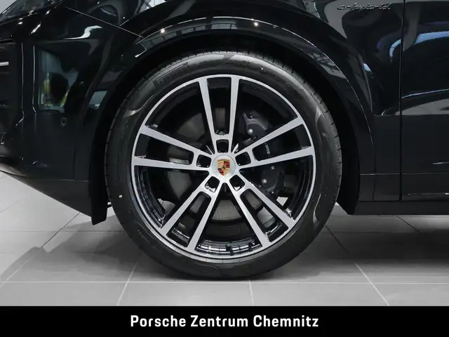 Porsche Cayenne view 6