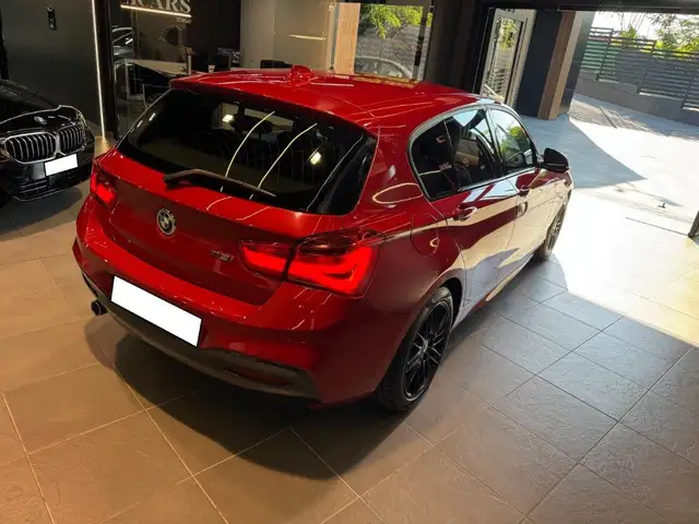 BMW 1 Series view 8