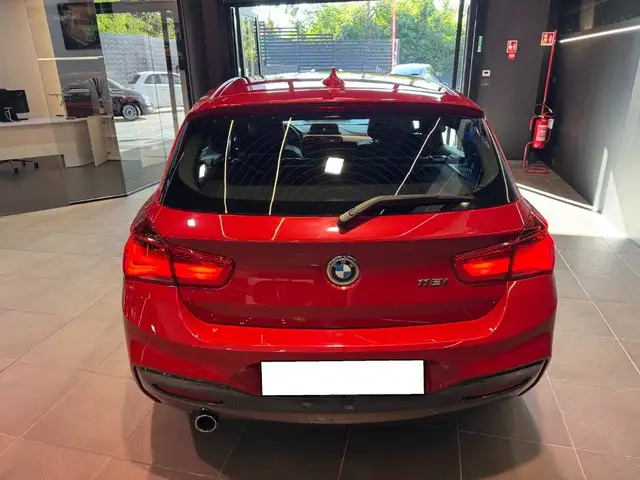 BMW 1 Series view 9