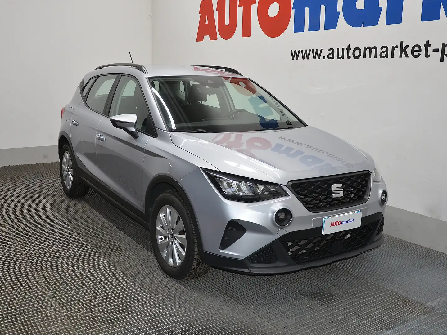 SEAT Arona 1.0 ECO TSI STYLE Argento - 2