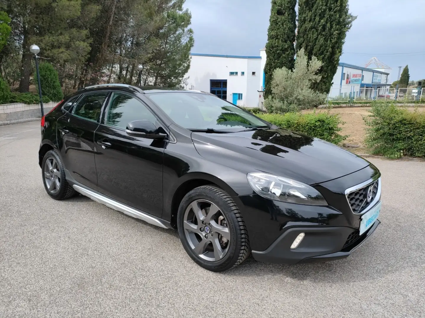 Volvo V40 Cross Country D2 Momentum 120 Negru - 2