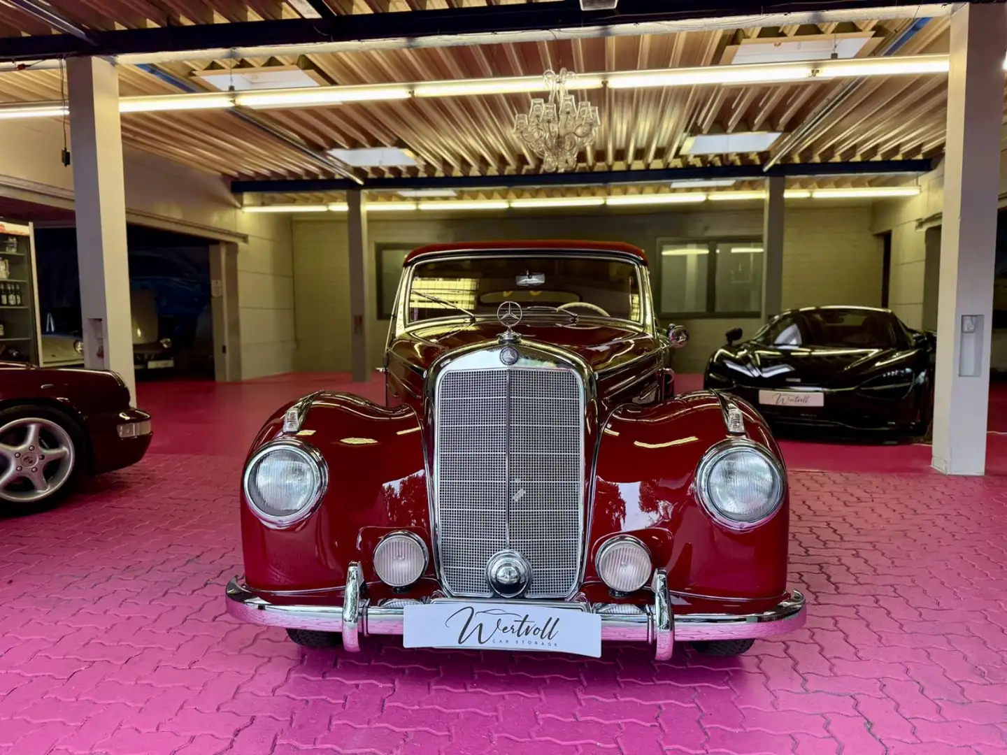 Mercedes-Benz 220 Cabriolet A,( W 187 ), Wertgutachten 2+, Rot - 1
