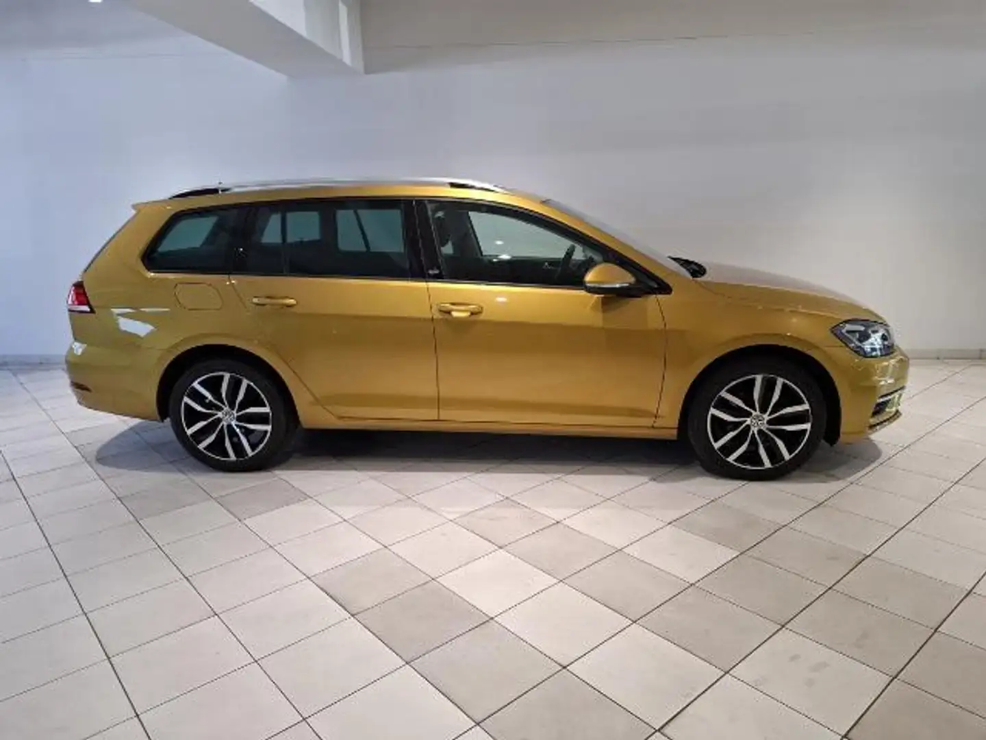 Volkswagen Golf 1.6TDI DSG AHK NAVI SHZ Standheizung Goud - 2