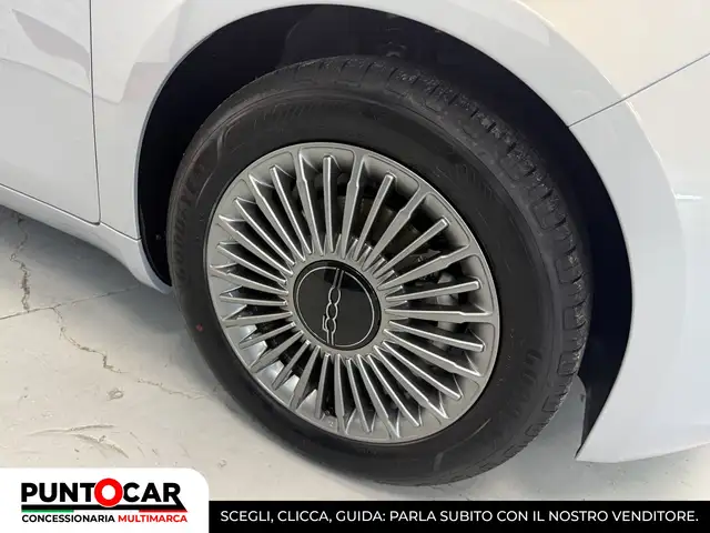 Fiat 500 view 4