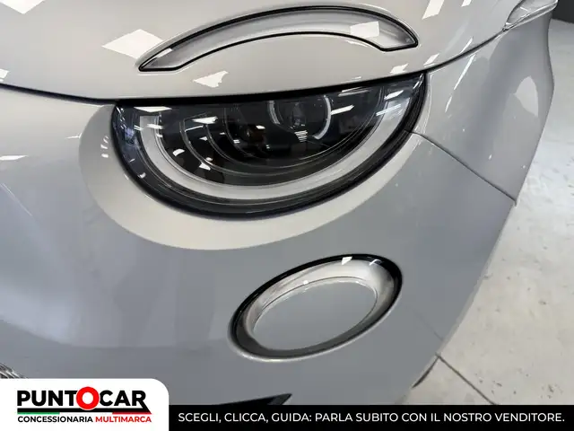 Fiat 500 view 23