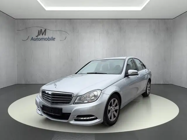 Mercedes-Benz C view 4