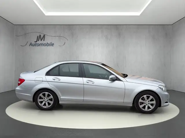 Mercedes-Benz C view 6