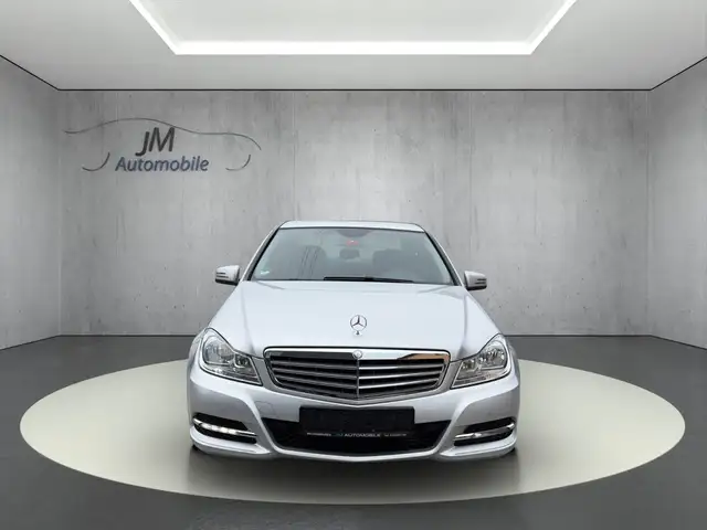 Mercedes-Benz C view 2