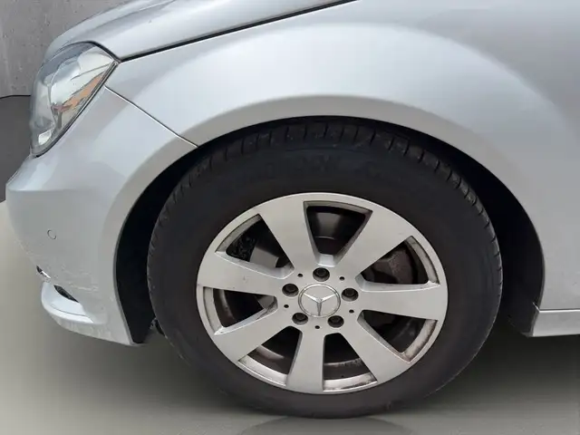 Mercedes-Benz C view 7