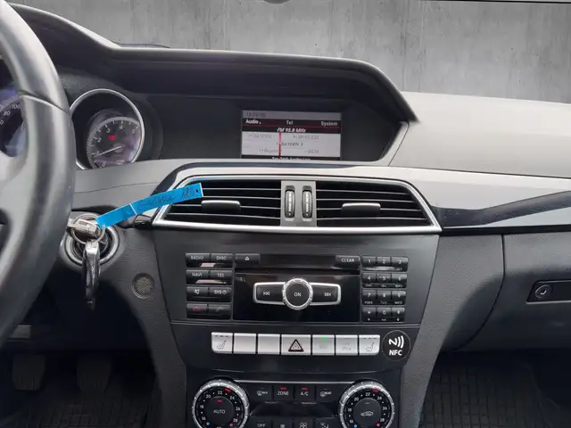 Mercedes-Benz C view 13