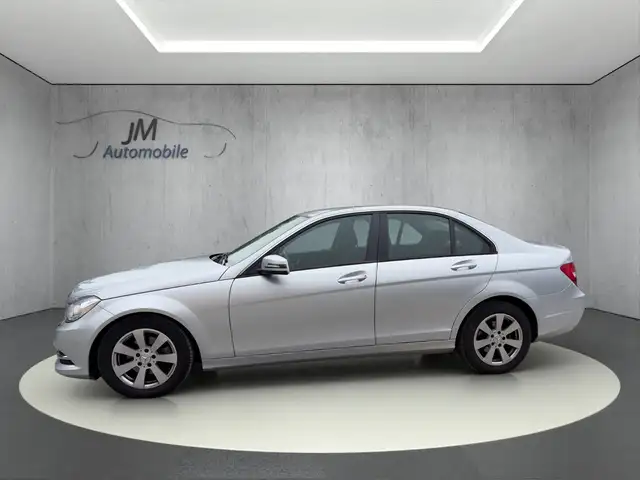 Mercedes-Benz C view 3